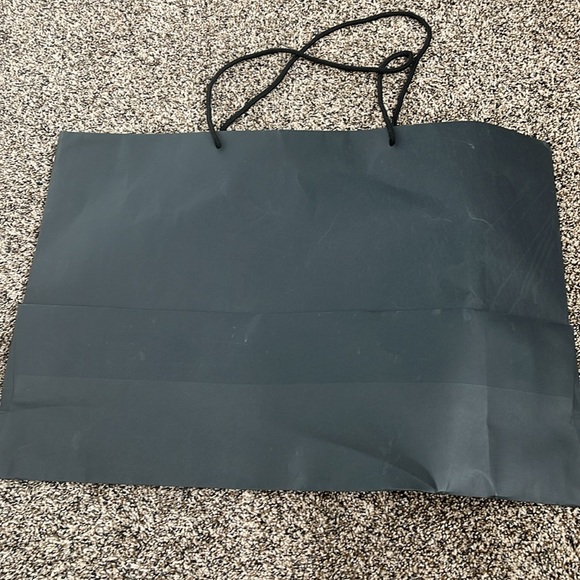 Gucci Black XL Paper Shopping Bag - Picture 2 of 4